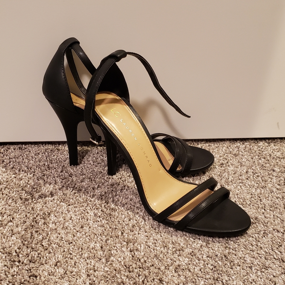 Black ankle strap heels - Picture 2 of 6
